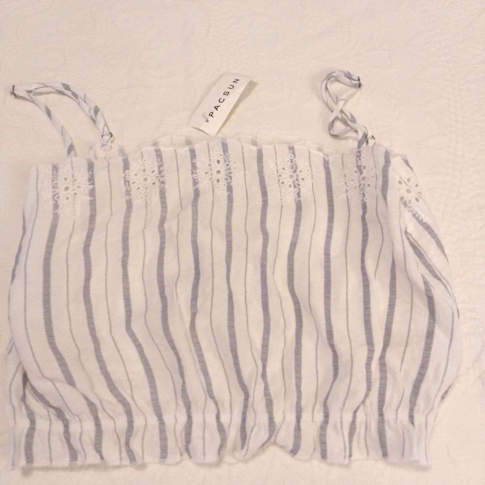 Pacsun L.A. Hearts crop top - Picture 2 of 9